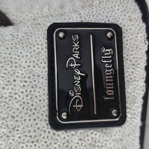 Lounge Fly Disney Parks Olaf backpack